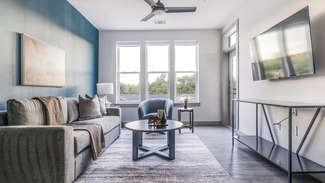 Photo of Livingroom in MLK