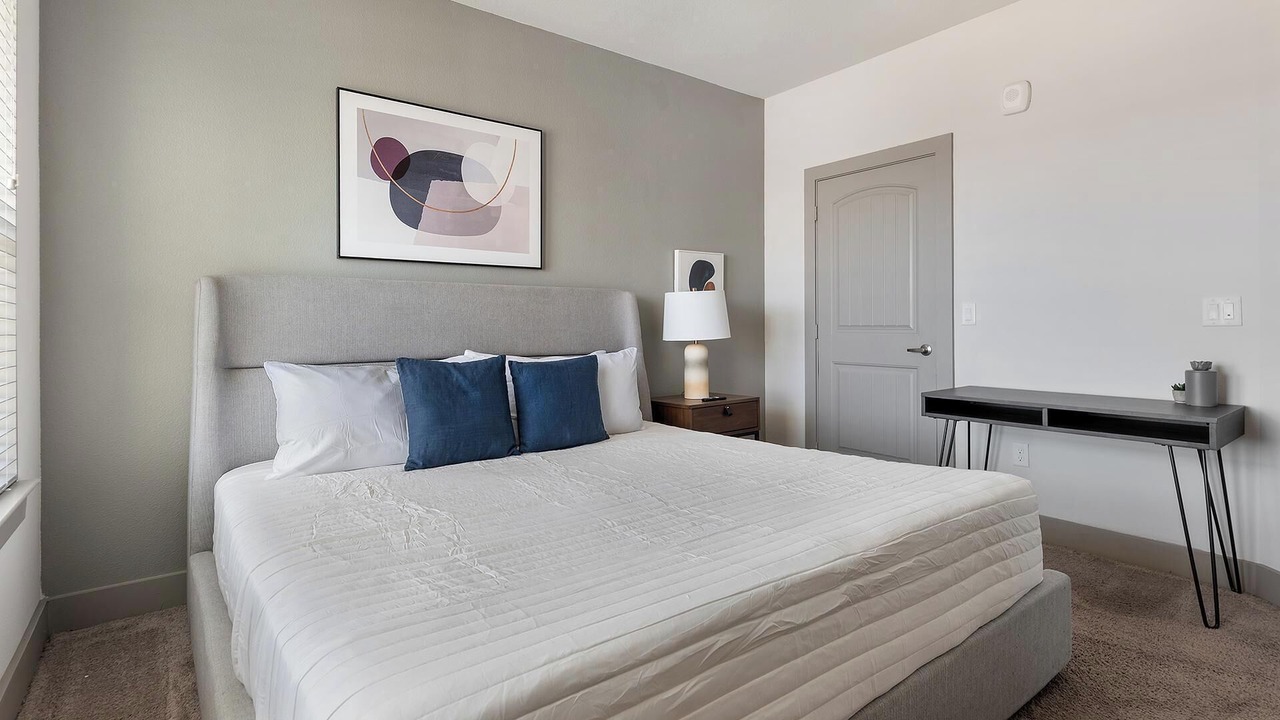 Photo of Bedroom in Manor