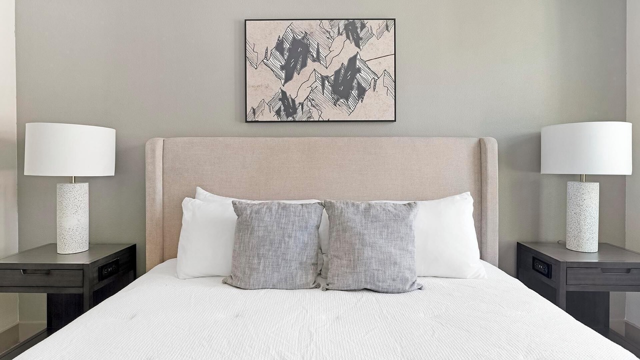 Photo of Bedroom in Manor