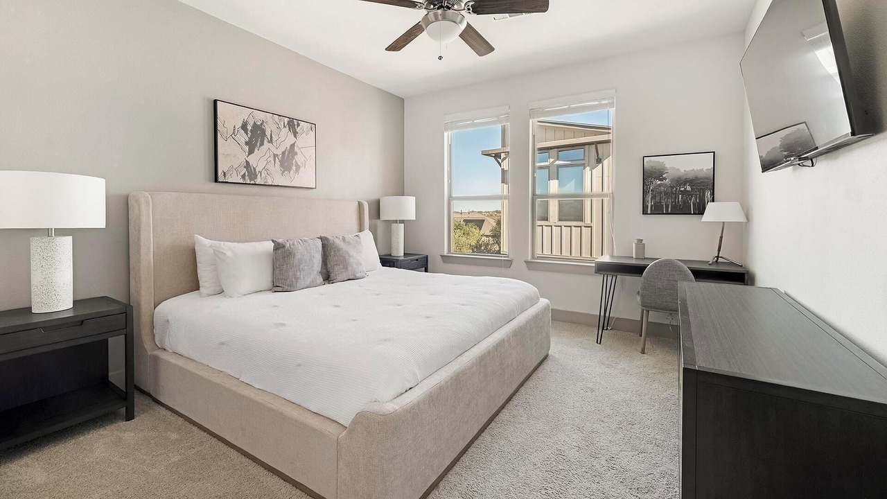 Photo of Bedroom in Manor
