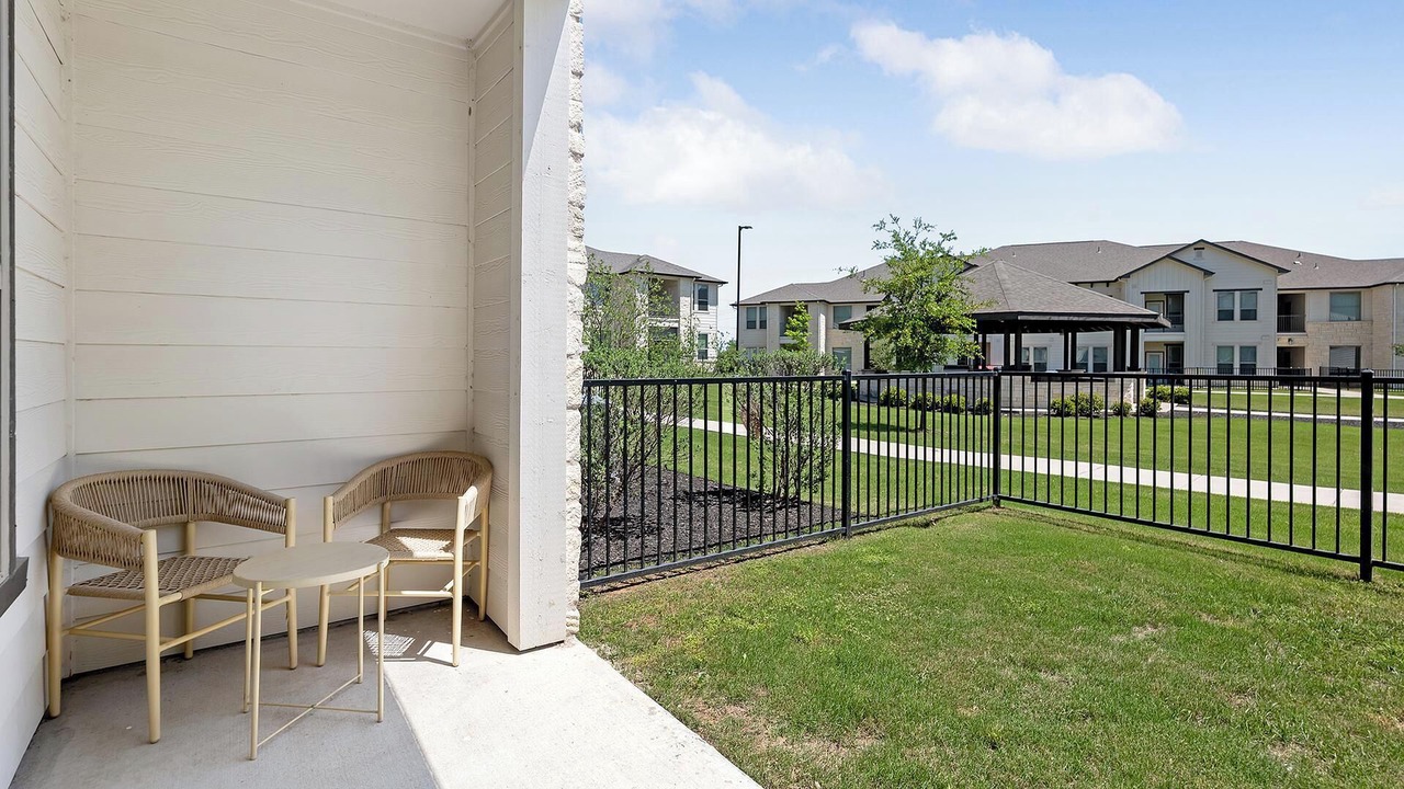 Photo of Patio Balcony in Manor
