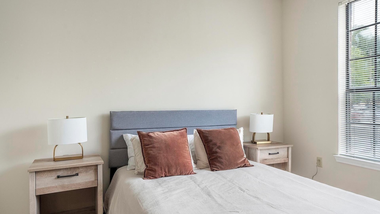 Photo of Bedroom in New Pathways