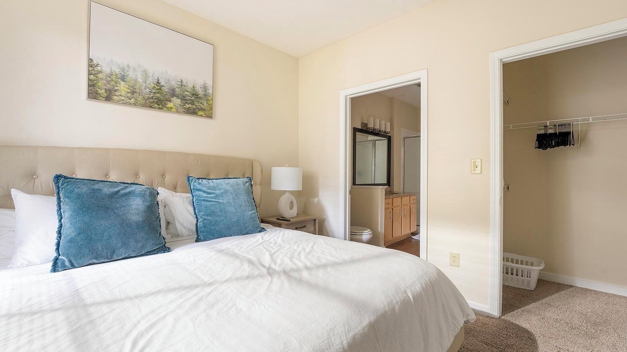 Photo of Bedroom in New Pathways