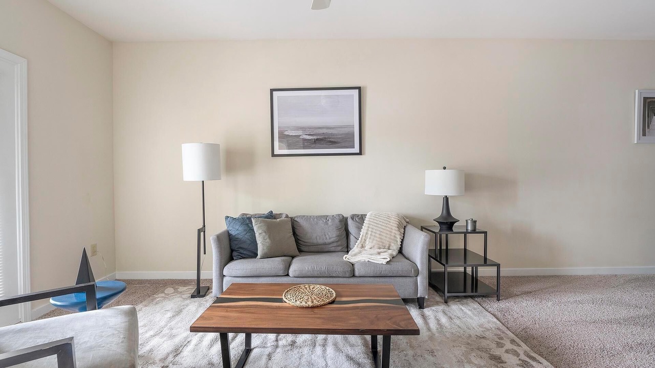 Photo of Livingroom in New Pathways