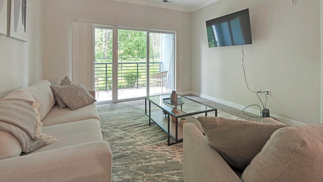 Photo of Livingroom in Chillum