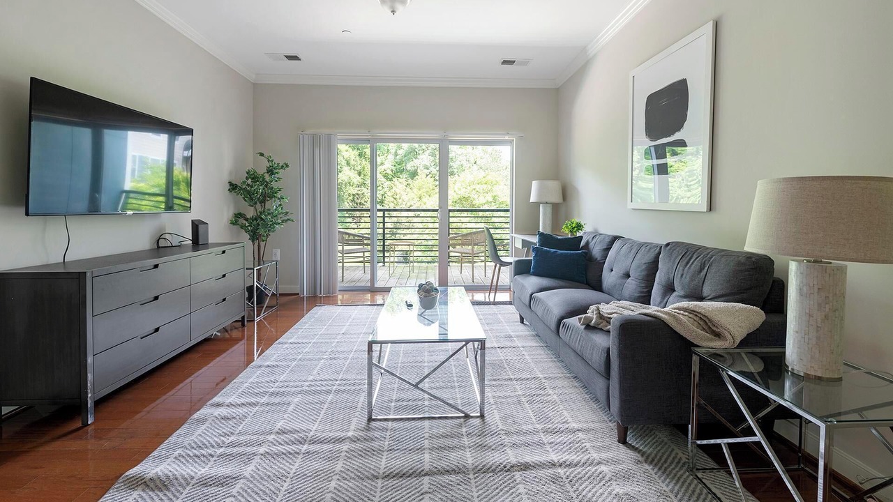 Photo of Livingroom in Chillum