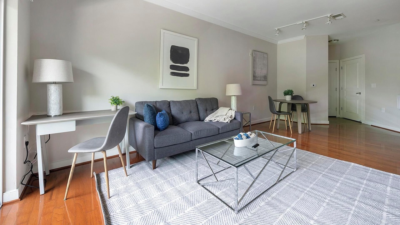 Photo of Livingroom in Chillum