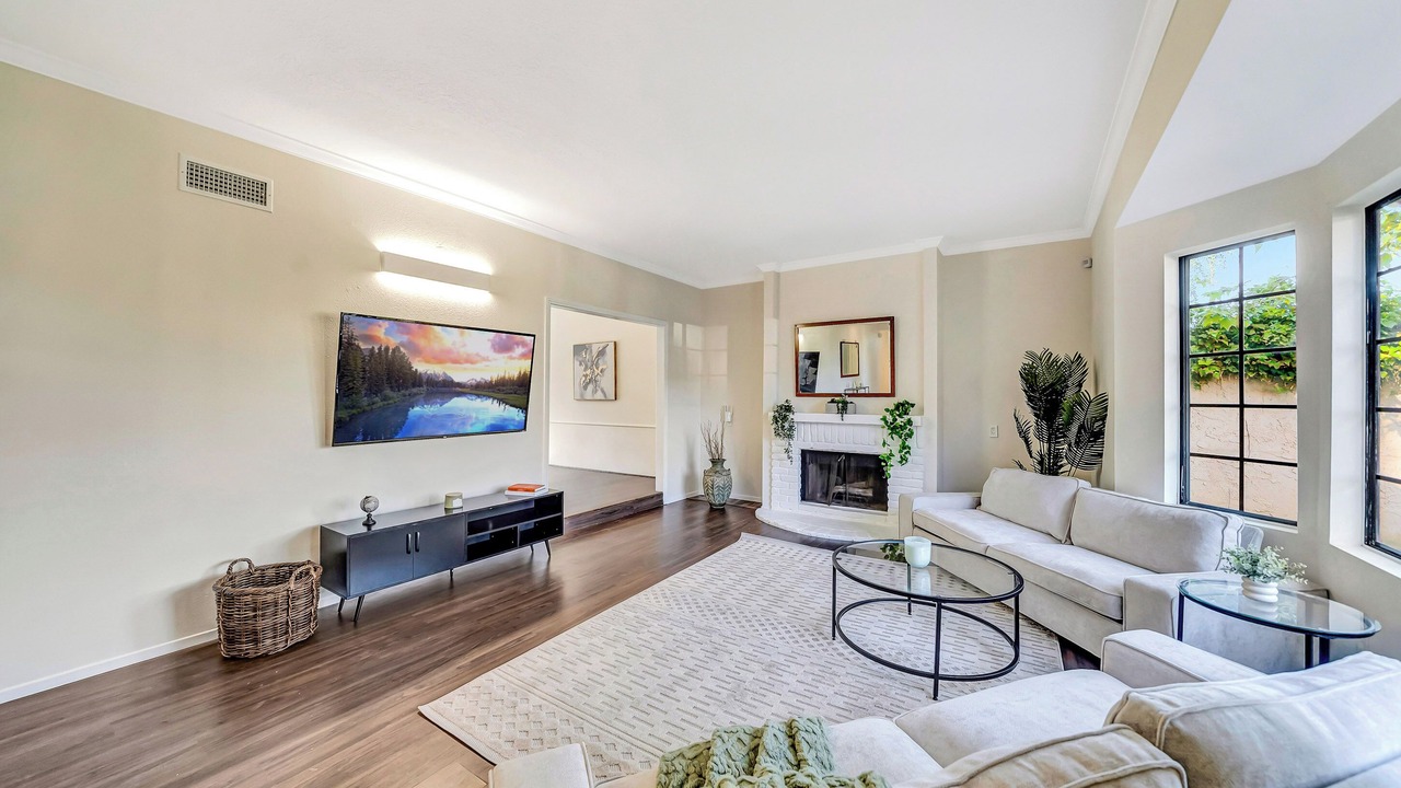 Photo of Livingroom in Agoura Hills