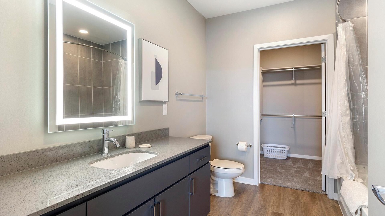 Photo of Bathroom in Warehouse District