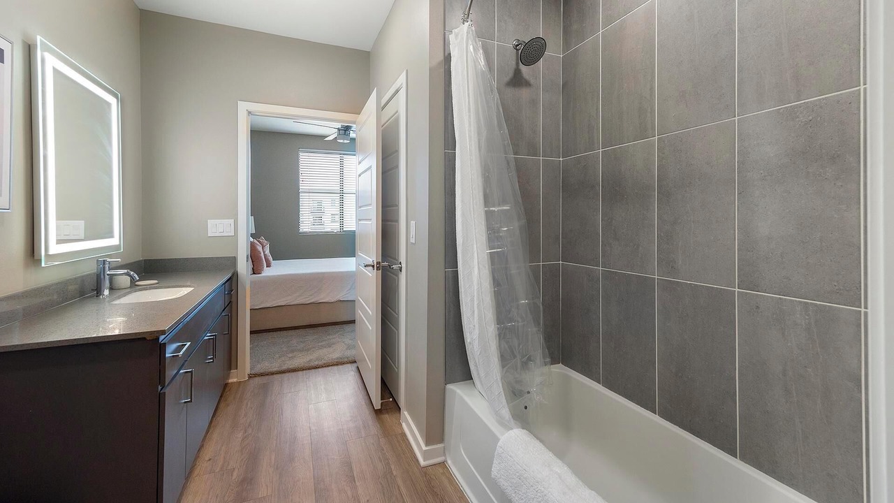 Photo of Bathroom in Warehouse District