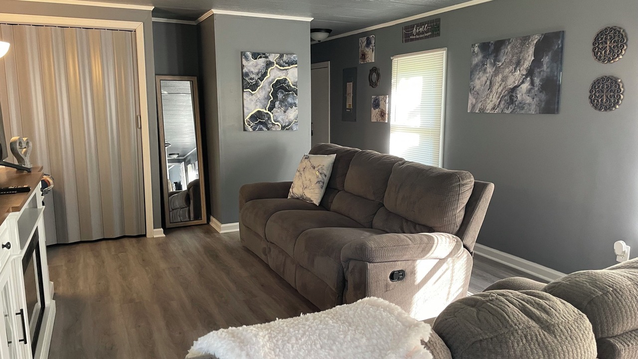 Photo of Livingroom in Roxboro