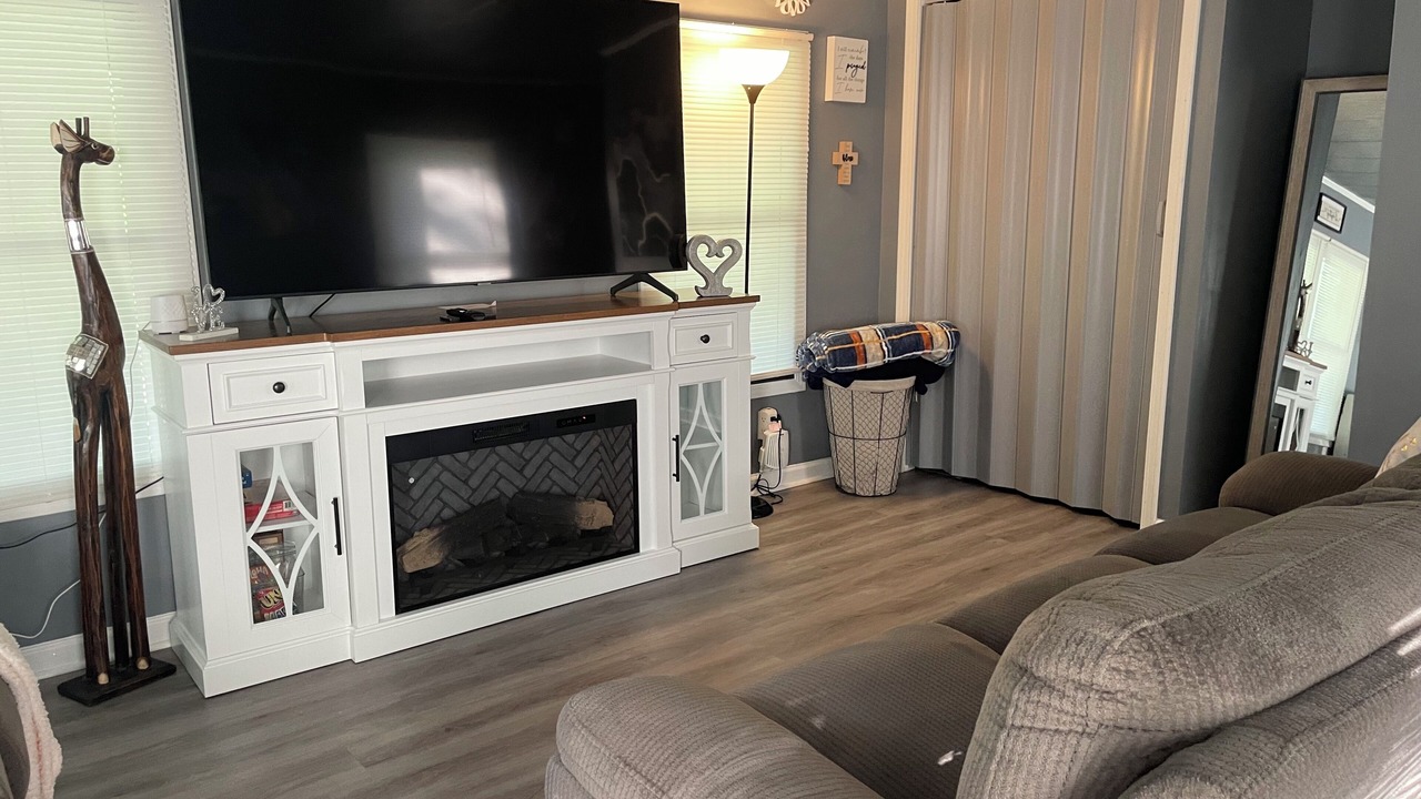 Photo of Livingroom in Roxboro