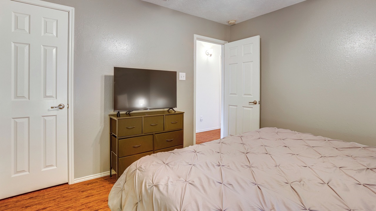 Photo of Bedroom in Humble