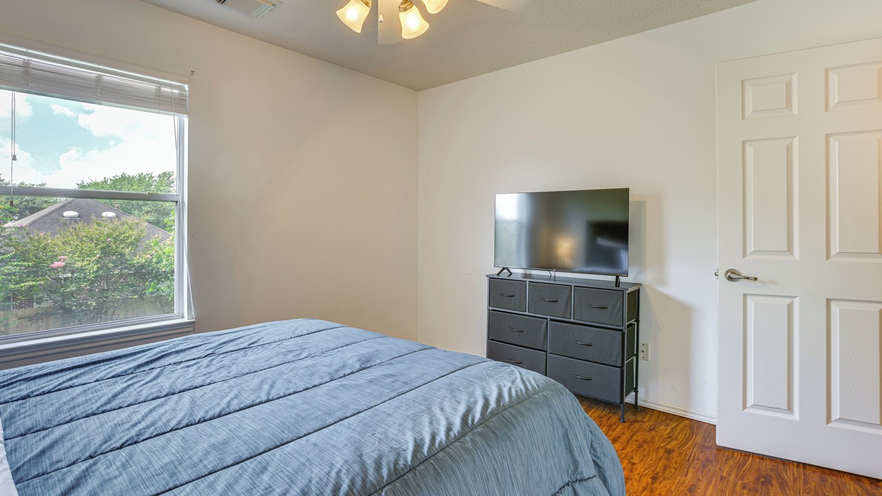 Photo of Bedroom in Humble