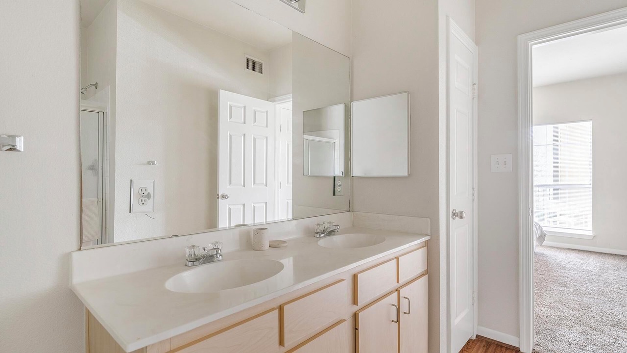 Photo of Bathroom in Southbelt/Ellington