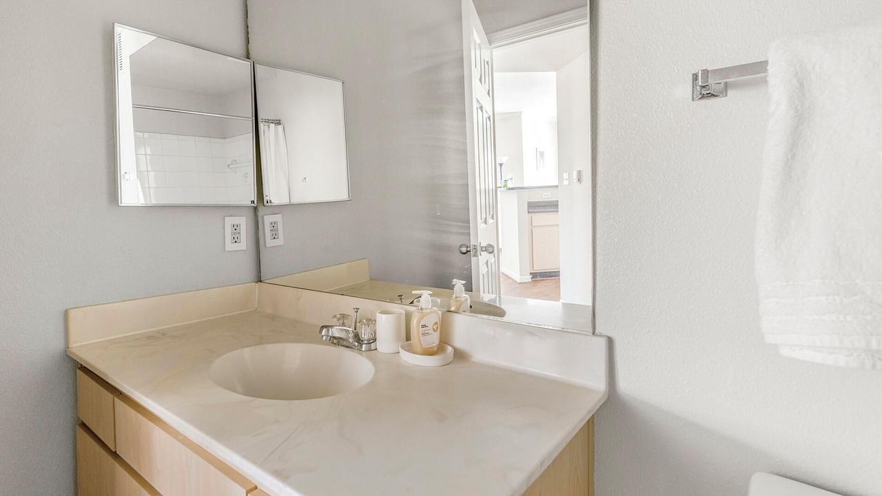 Photo of Bathroom in Southbelt/Ellington