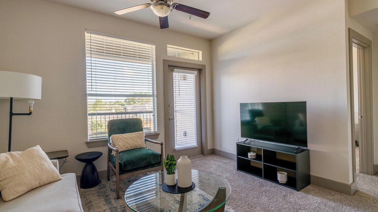 Photo of Livingroom in Spring