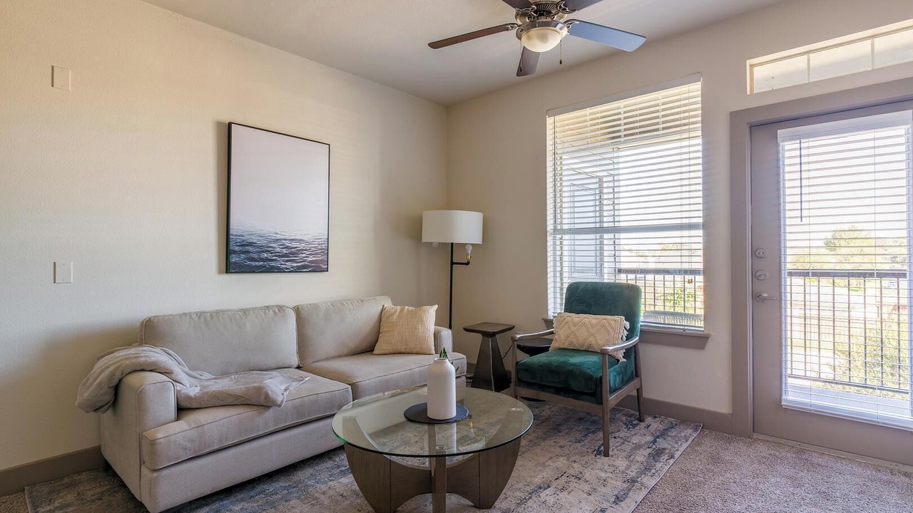 Photo of Livingroom in Spring