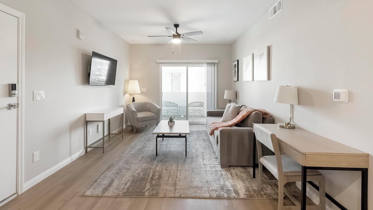 Photo of Livingroom in Townsite
