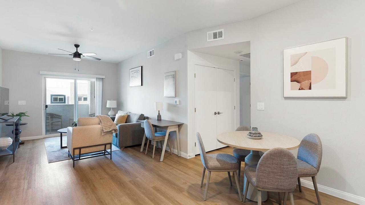 Photo of Livingroom in Townsite