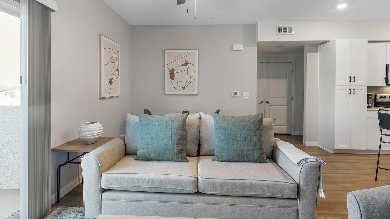 Photo of Livingroom in Townsite