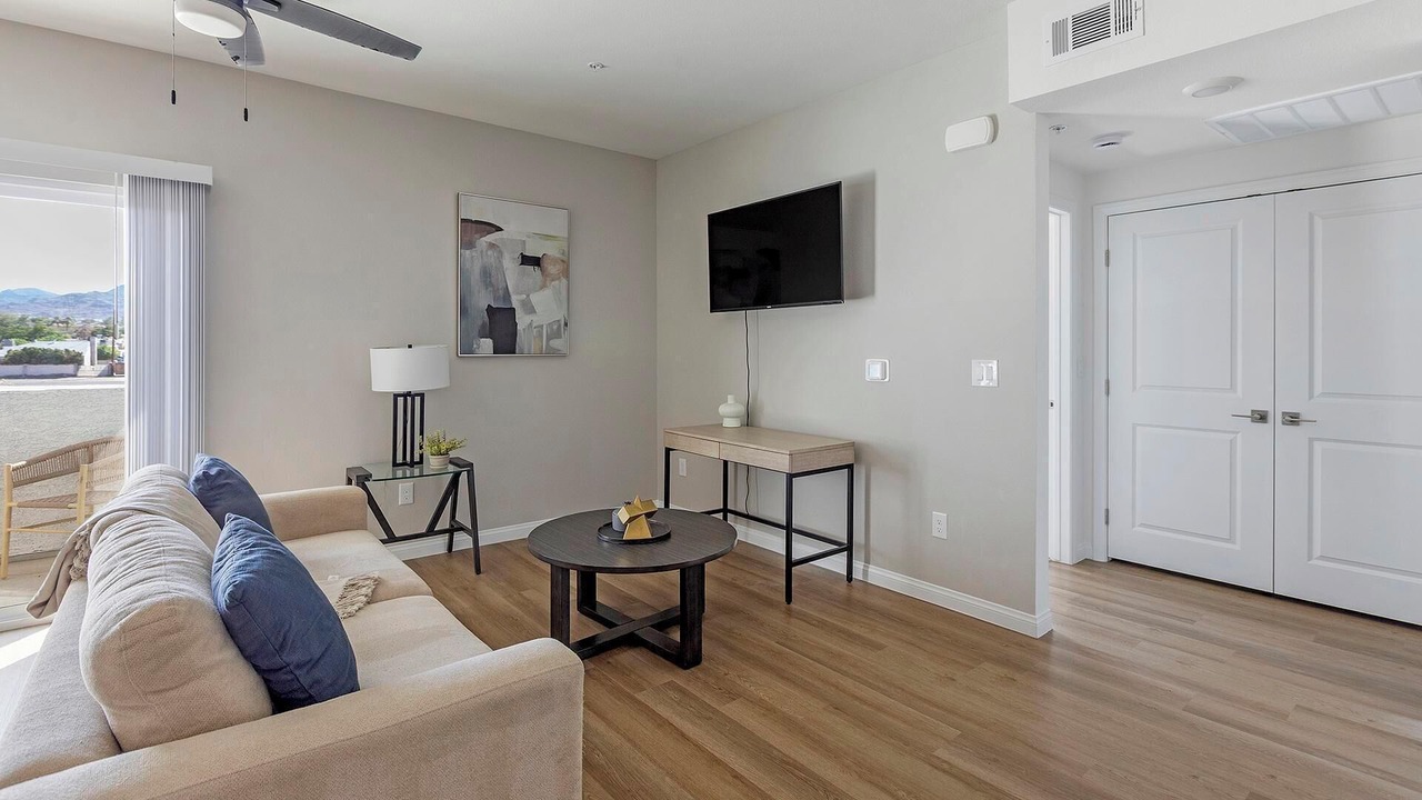 Photo of Livingroom in Townsite