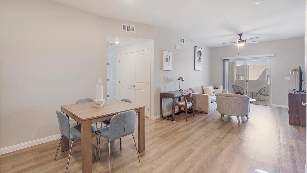 Photo of Livingroom in Townsite