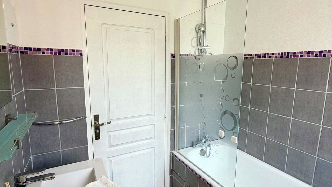 Photo of Bathroom in Ferrieres-en-Brie