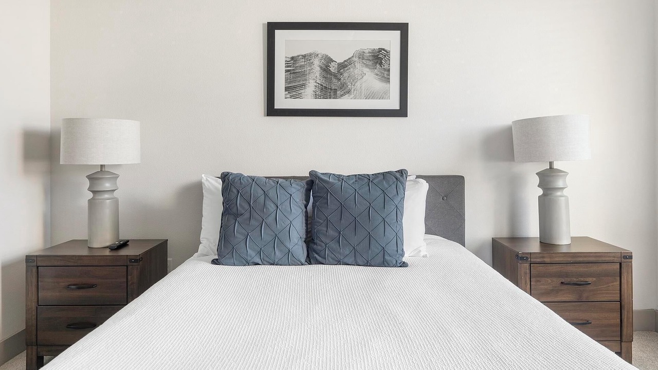 Photo of Bedroom in Manor