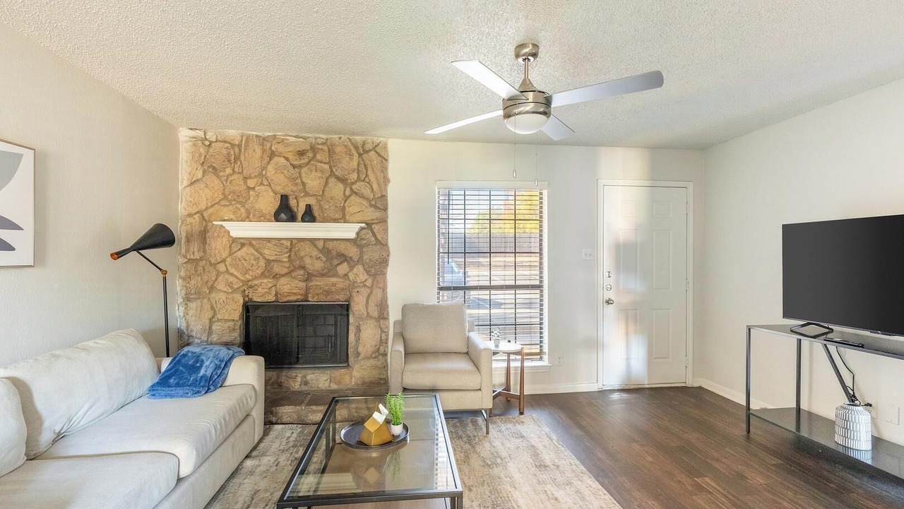 Photo of Livingroom in Denton