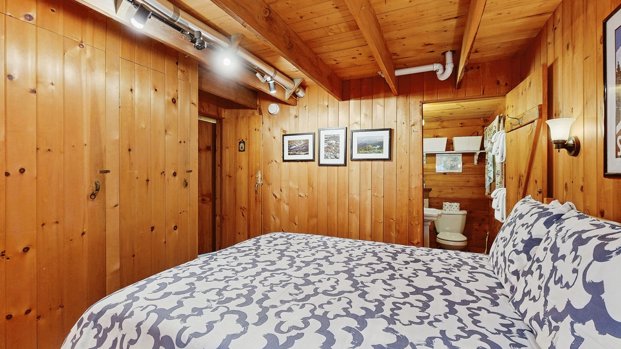 Photo of Bedroom in Jeffersonville