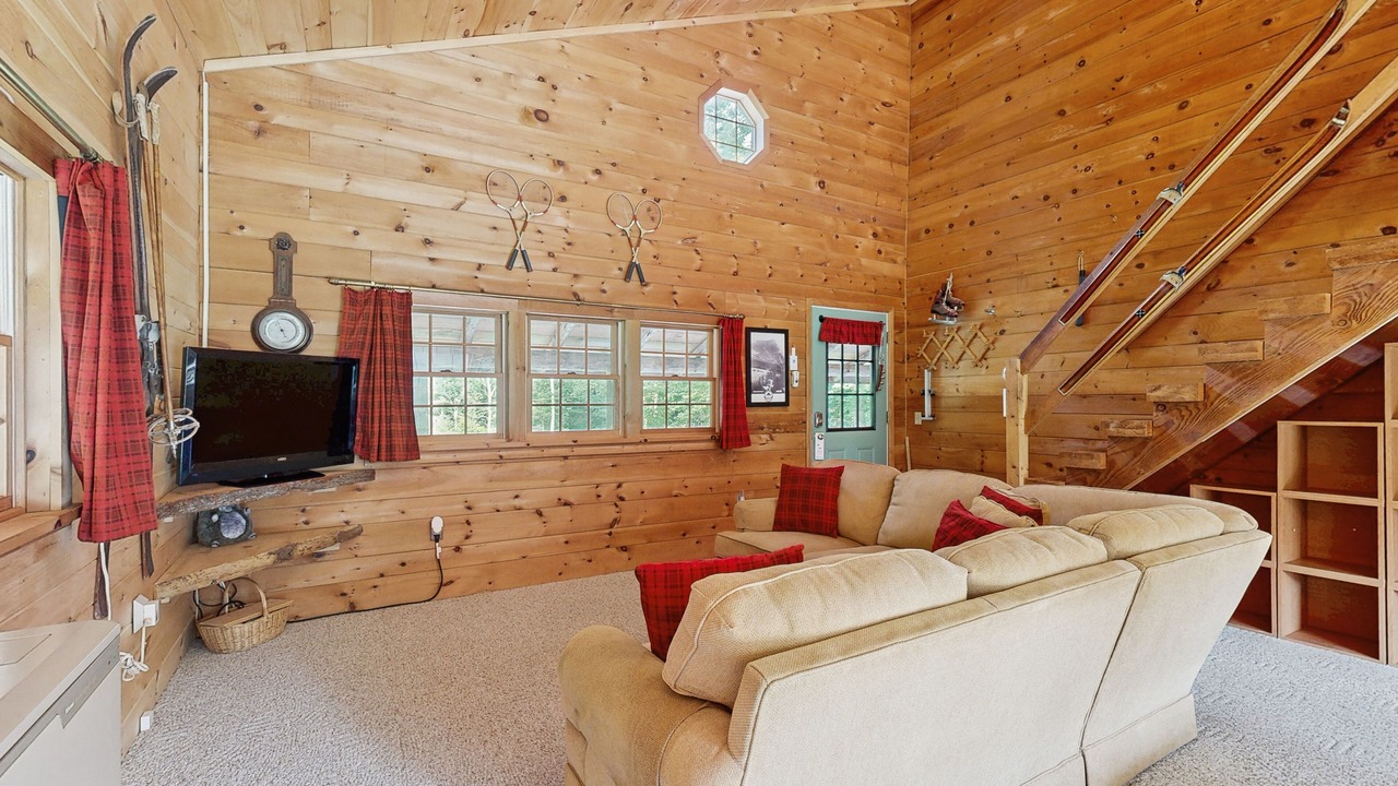 Photo of Livingroom in Jeffersonville