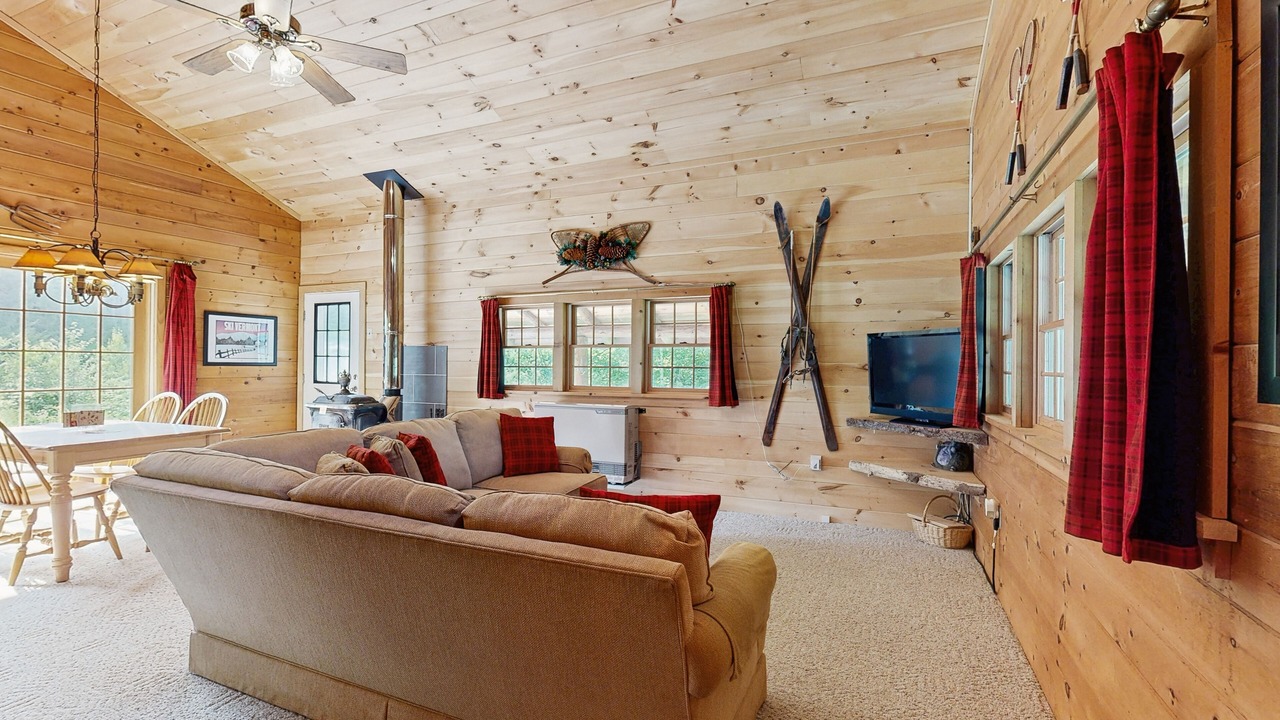 Photo of Livingroom in Jeffersonville