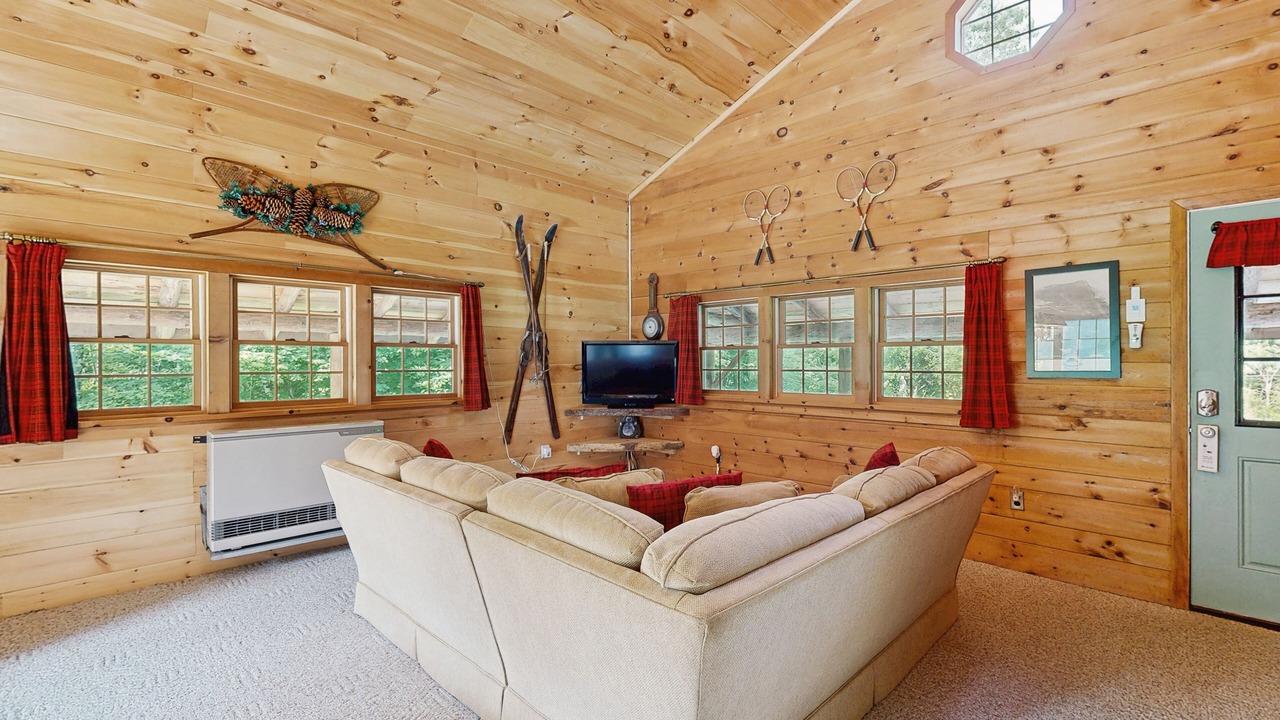 Photo of Livingroom in Jeffersonville