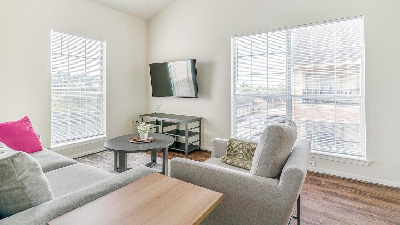 Photo of Livingroom in Southbelt/Ellington