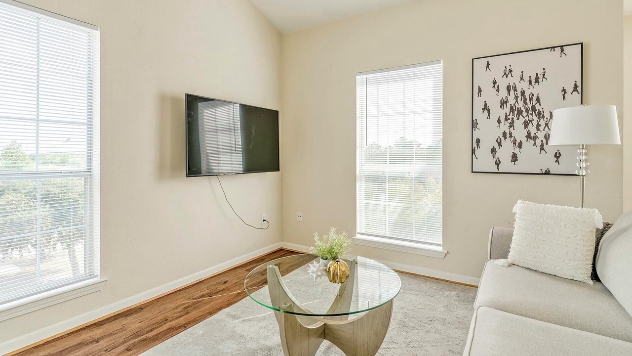 Photo of Livingroom in Southbelt/Ellington