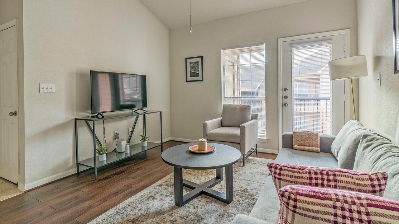 Photo of Livingroom in Southbelt/Ellington
