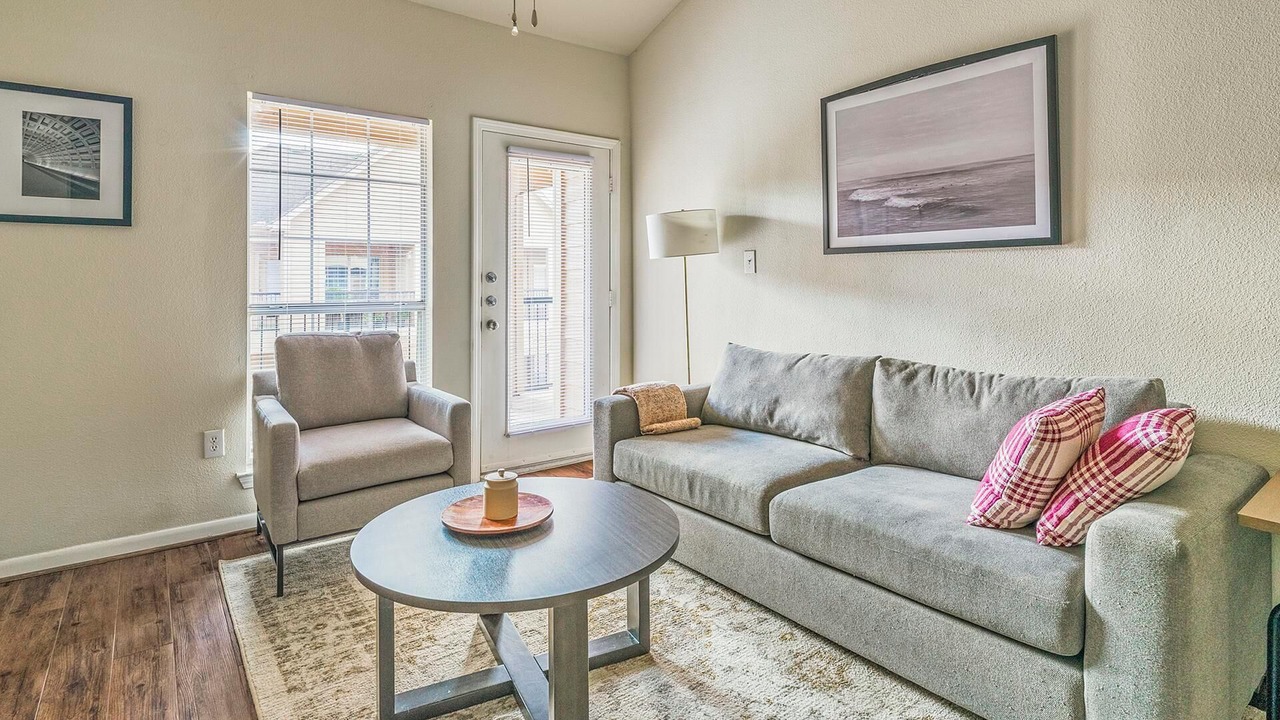 Photo of Livingroom in Southbelt/Ellington