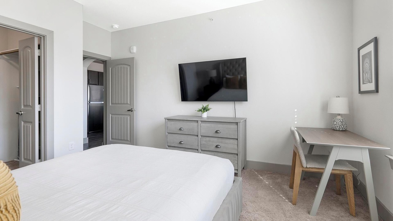 Photo of Bedroom in Manor