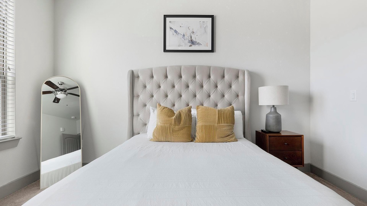 Photo of Bedroom in Manor