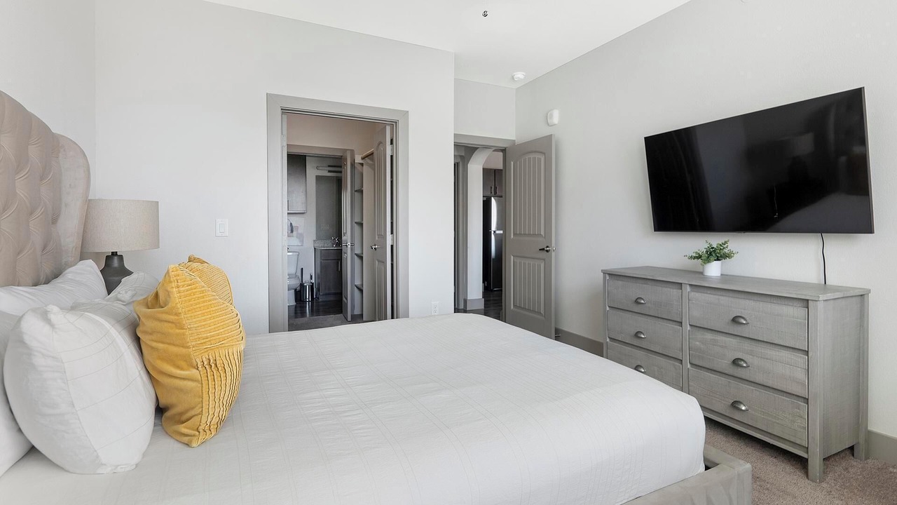 Photo of Bedroom in Manor