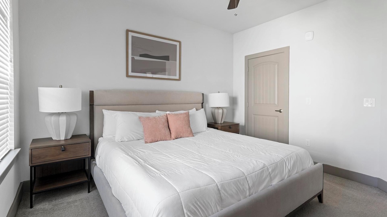 Photo of Bedroom in Manor