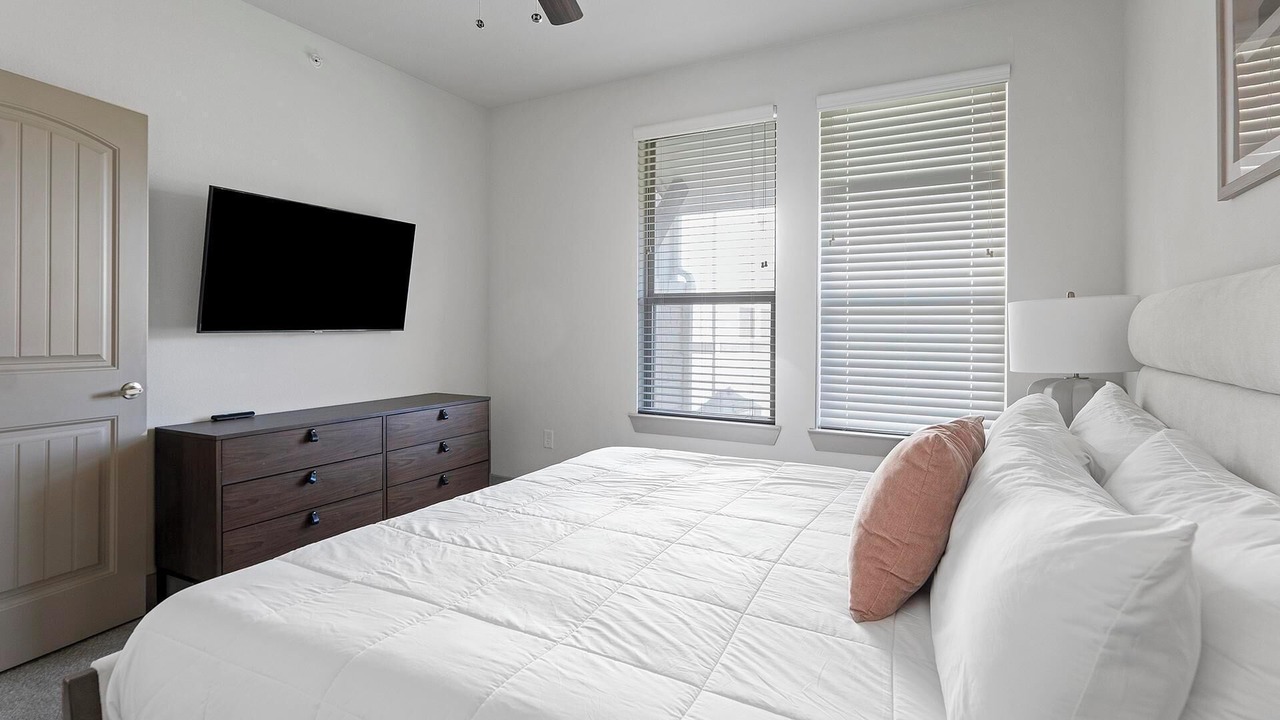 Photo of Bedroom in Manor