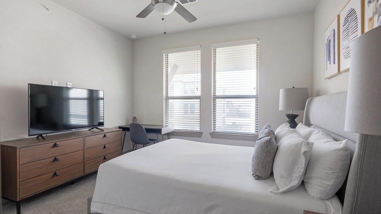 Photo of Bedroom in Manor