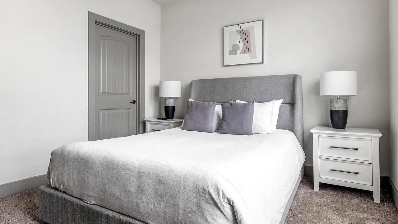Photo of Bedroom in Manor