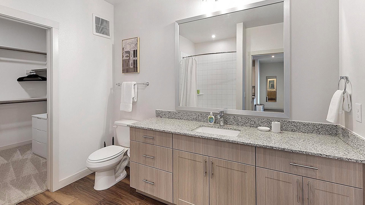 Photo of Bathroom in Fate