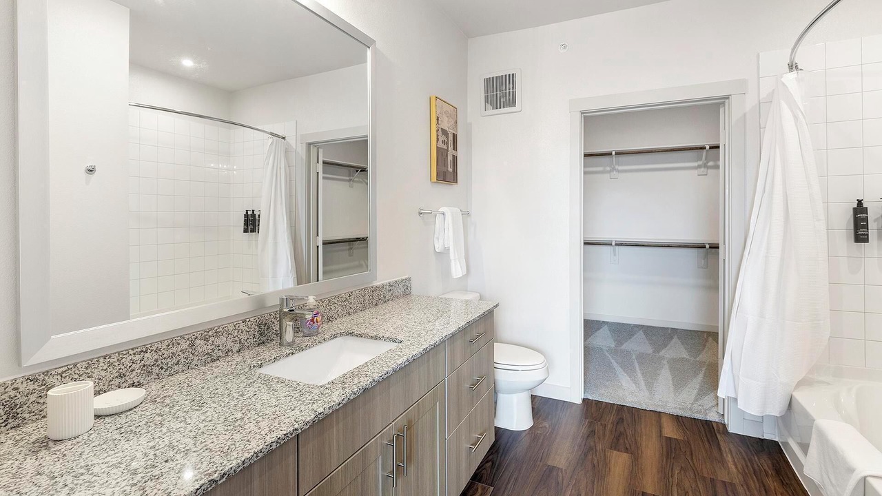 Photo of Bathroom in Fate