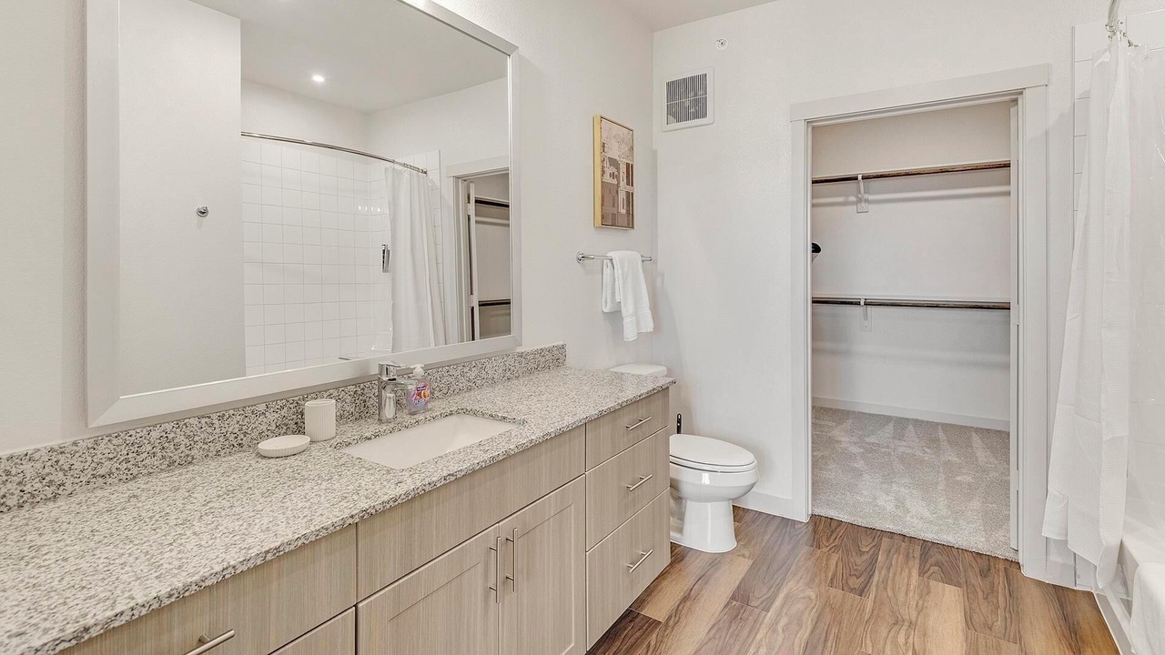 Photo of Bathroom in Fate