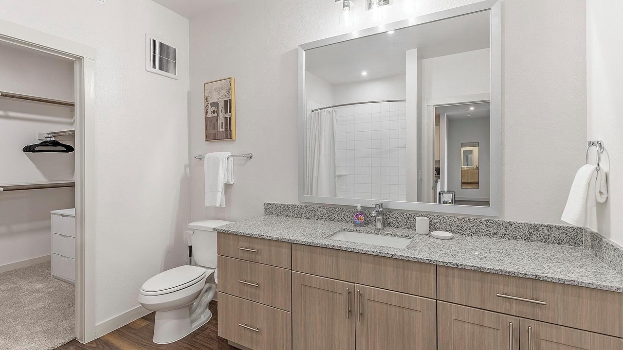 Photo of Bathroom in Fate