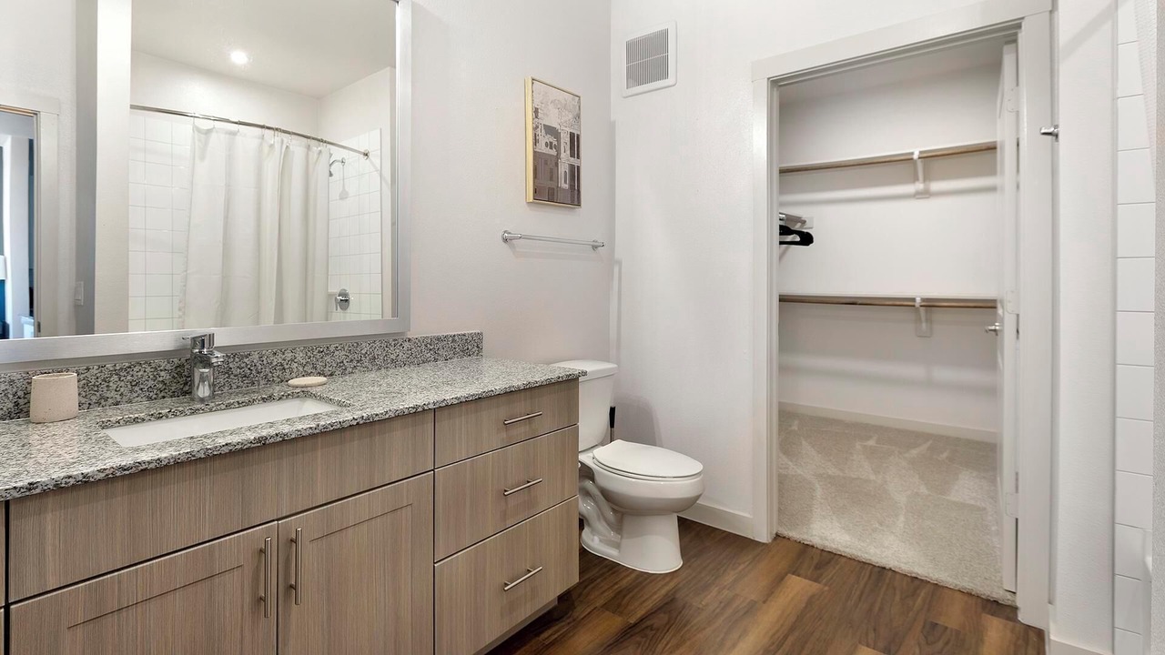 Photo of Bathroom in Fate